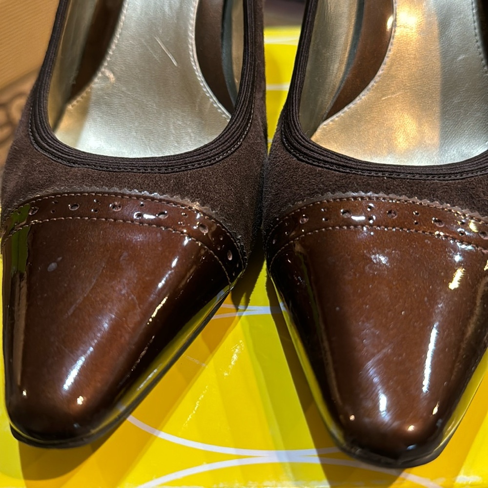 Joan & David Circa Brown suede heels